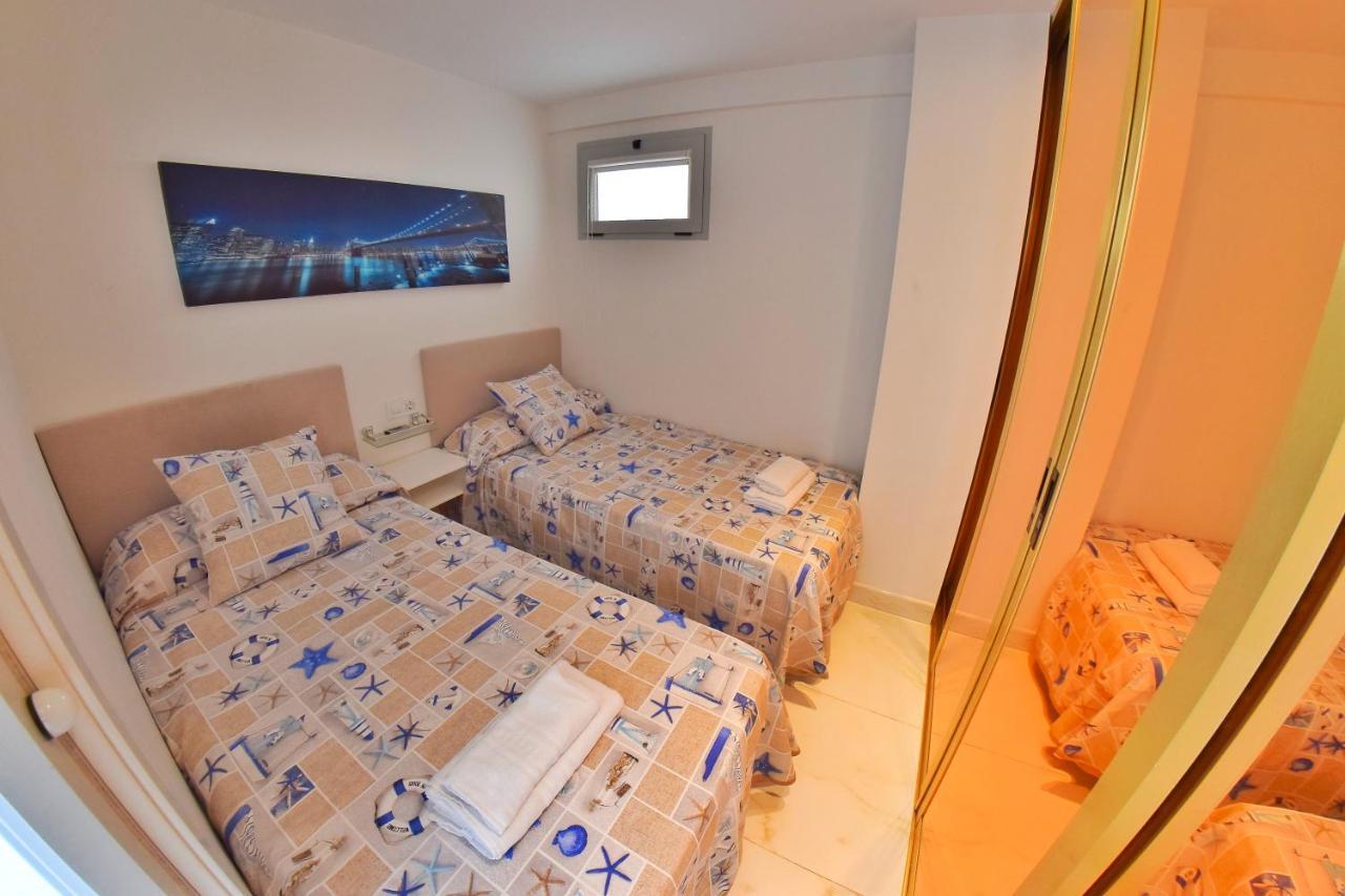 Los Caballos Vip Playa Levante Benidorm Exterior foto