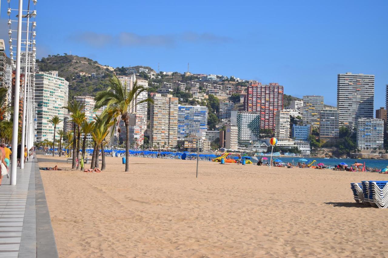 Los Caballos Vip Playa Levante Benidorm Exterior foto