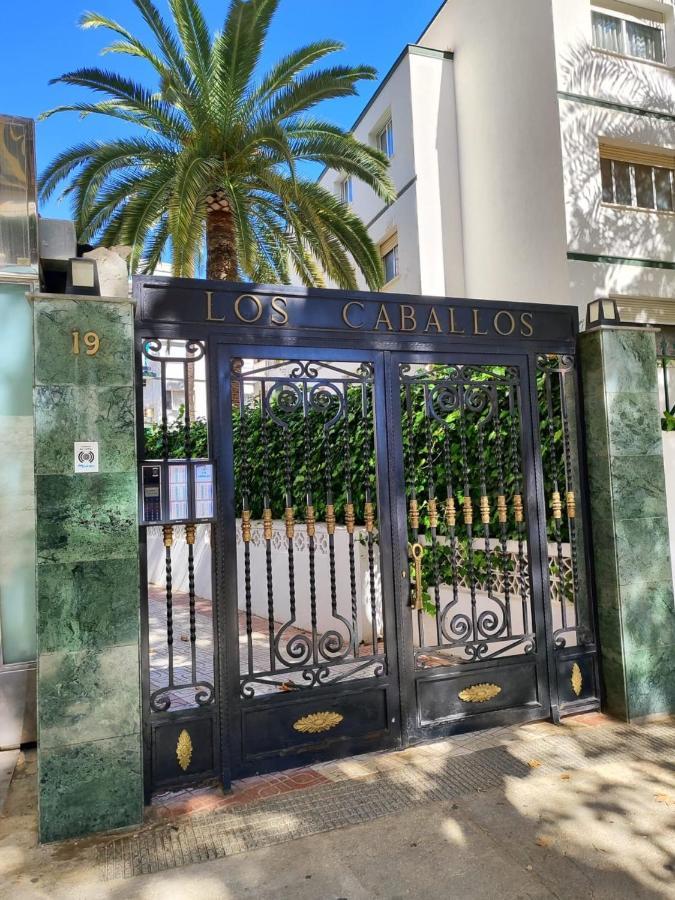 Los Caballos Vip Playa Levante Benidorm Exterior foto