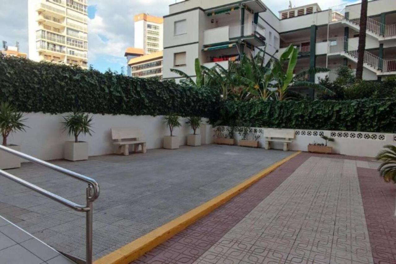 Los Caballos Vip Playa Levante Benidorm Exterior foto