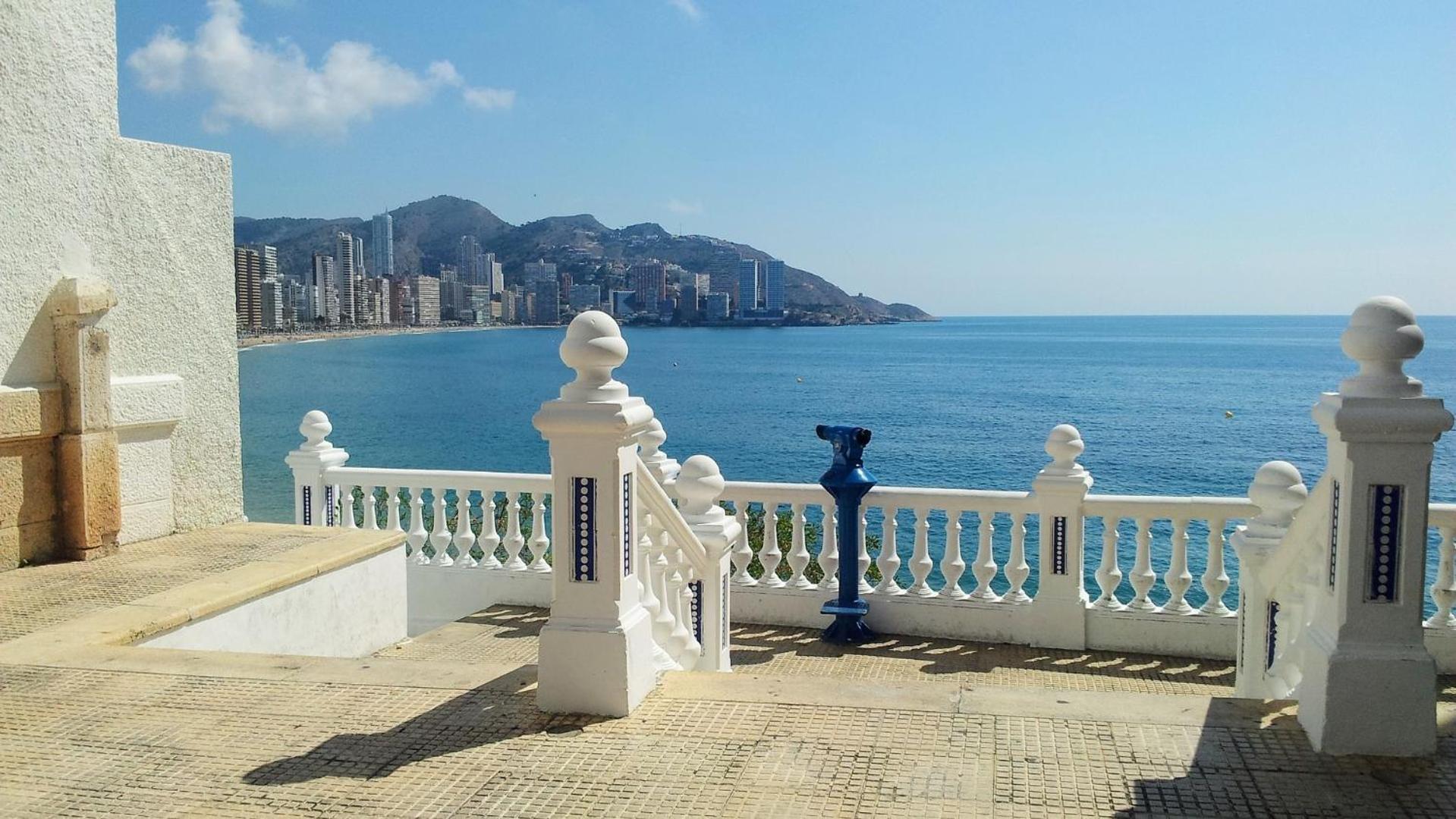 Los Caballos Vip Playa Levante Benidorm Exterior foto